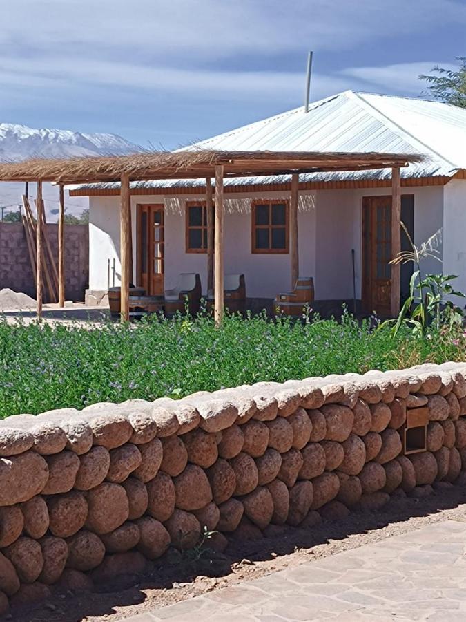 Tiunur Lodge Solor Екстериор снимка