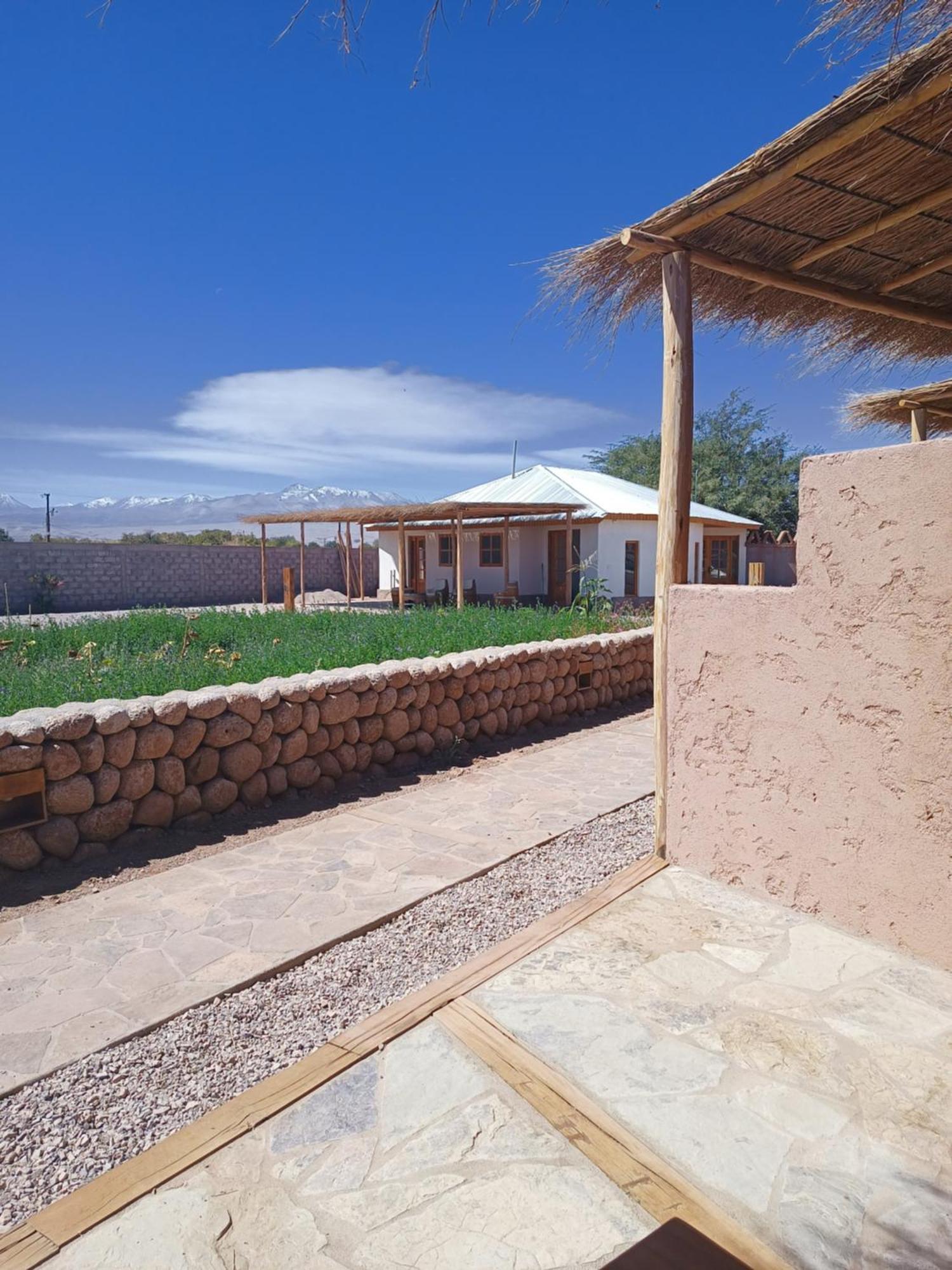 Tiunur Lodge Solor Екстериор снимка