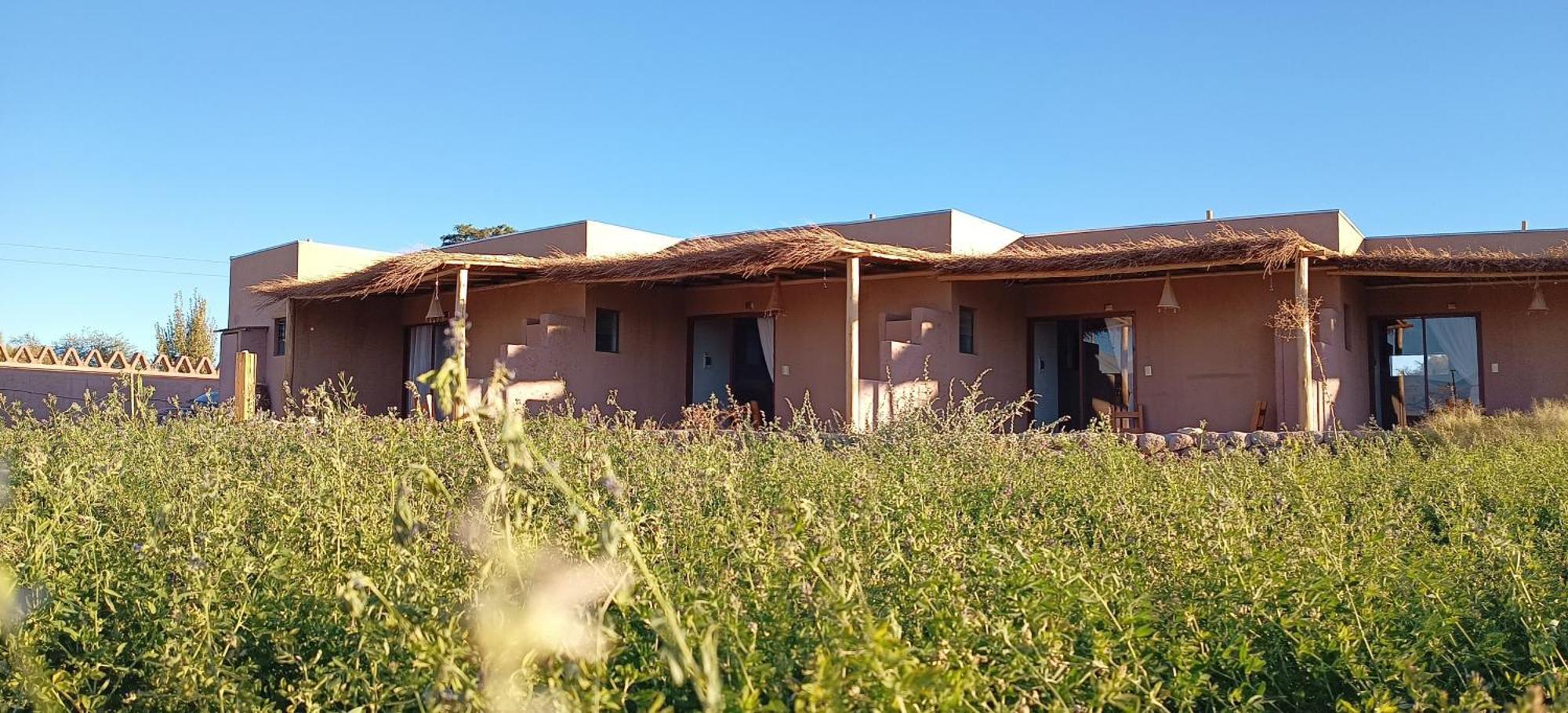 Tiunur Lodge Solor Екстериор снимка